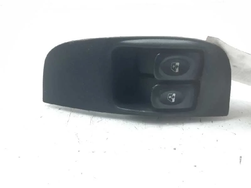 Ordenar Ahora Mismo MANDO ELEVALUNAS DELANTERO IZQUIERDO RENAULT MEGANE 7700429998-4867399