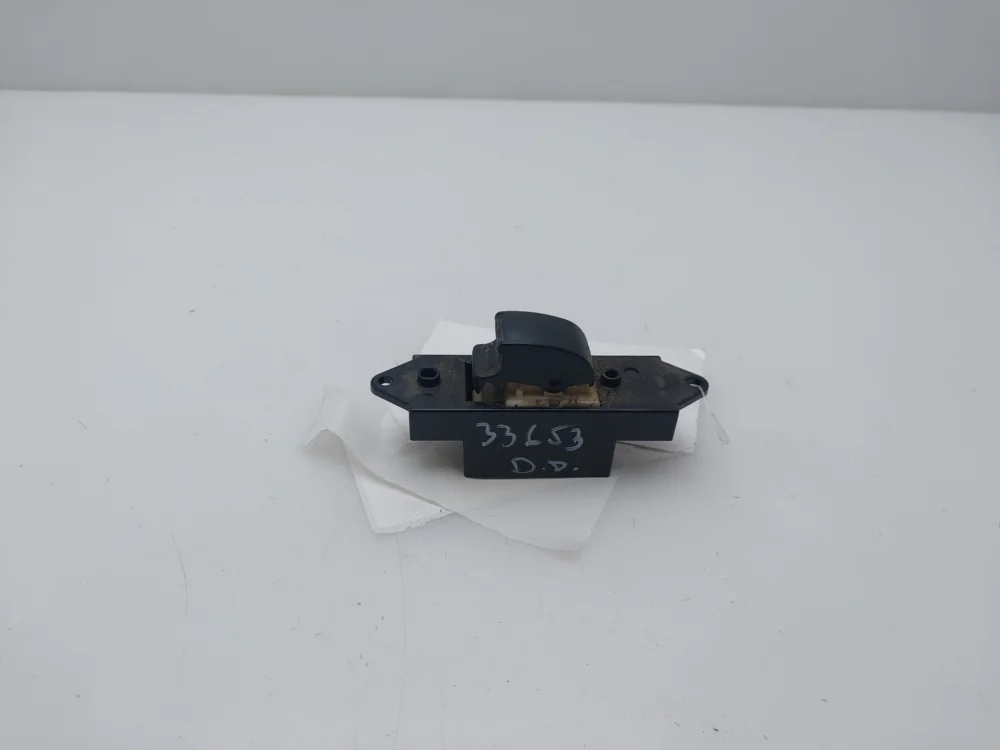 MANDO ELEVALUNAS DELANTERO DERECHO MITSUBISHI ASX MR587944-8532897 Disponible Ahora